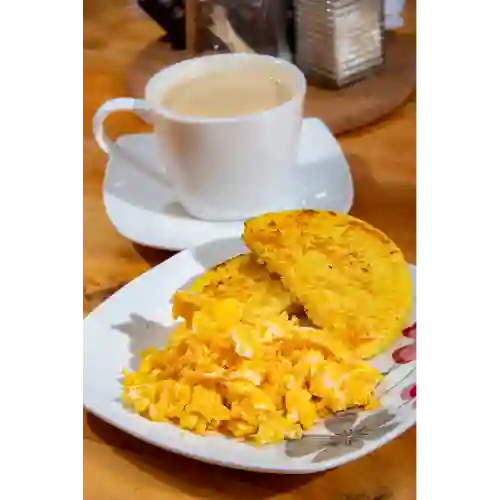 Huevo con Arepa