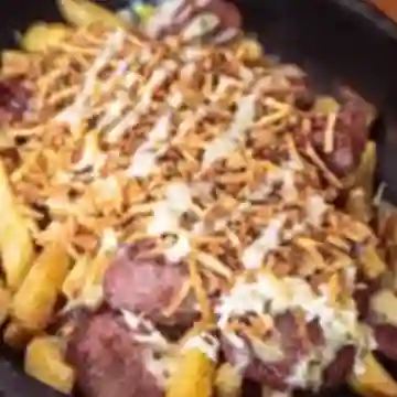 Salchipapa Pollo Suiza