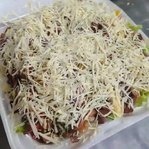 Salchipapas costeña mediana