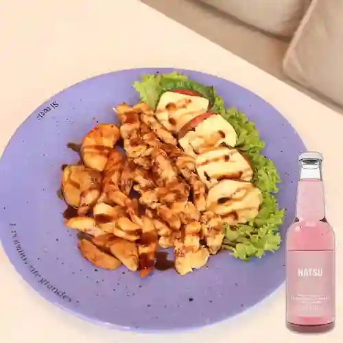 Combo Pollo Caprese + Hatsu Frambuesa Rosas 300 ml