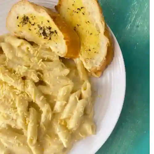 Pasta en Salsa de Quesos