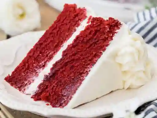 Torta Artesanal de Red Velvet (Porción)