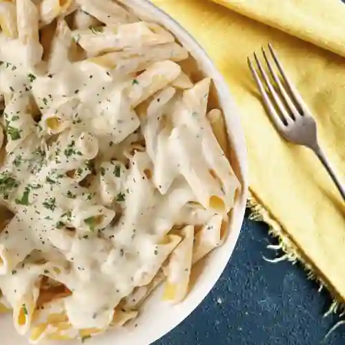 Pasta Alfredo con Cerdo Desmechado