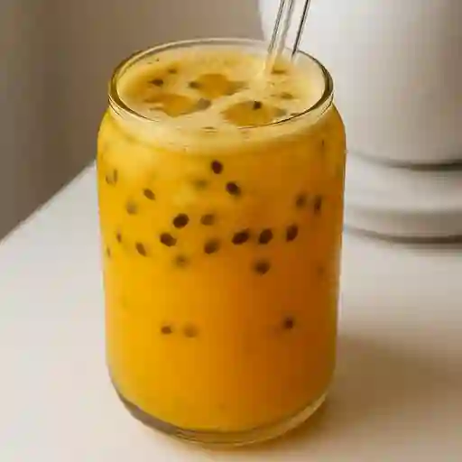 Jugo de maracuyá en agua