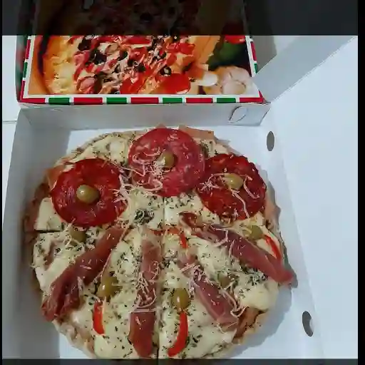 Pizzetta mixta jamón serrano y chorizo español