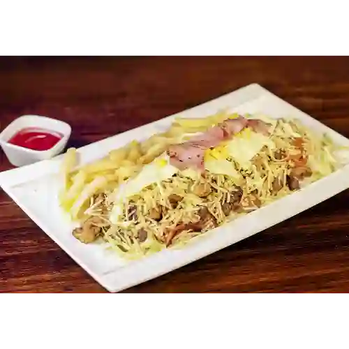 Salchipapa con Pollo