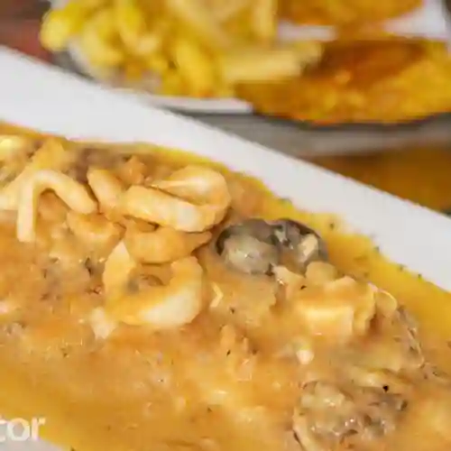 Filete de Pescado en Salsa Criolla