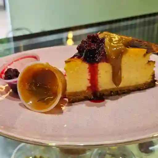 Torta de queso con frutos rojos