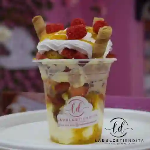 Fresa con Crema Especial (9 Oz)