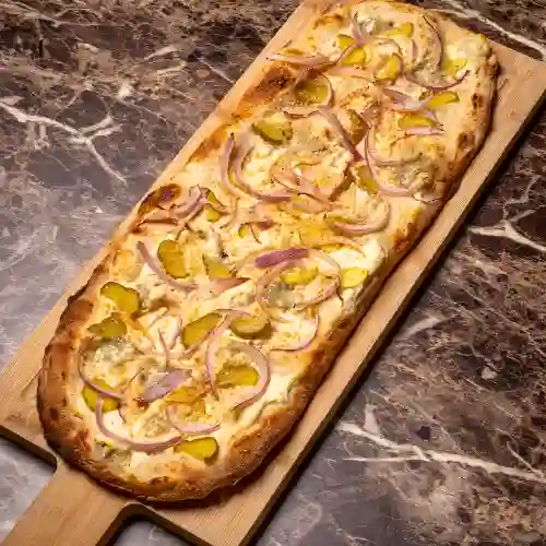 Pizza Pepinillos y Azul