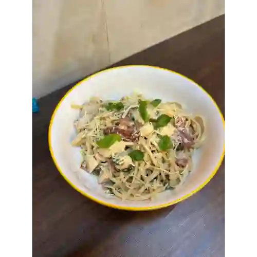 Carbonara de Pollo