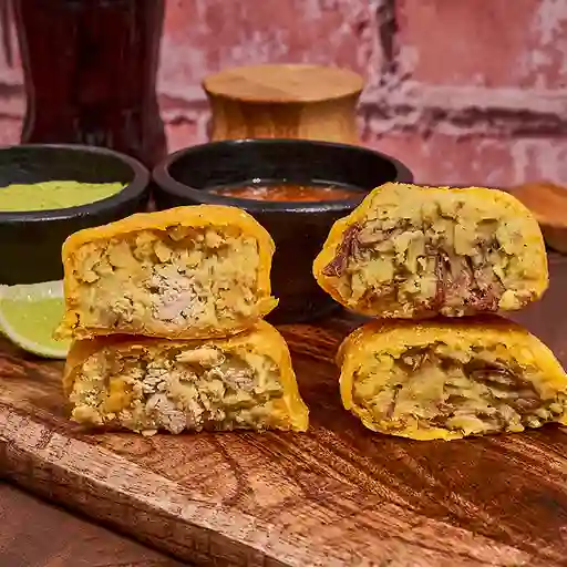 Empanada de Papa y Carne