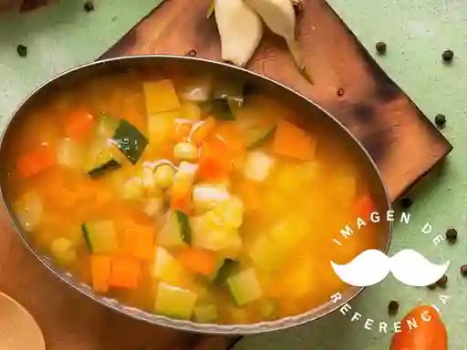 Sopa de Verduras con Pollo