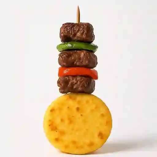 Pincho con Arepa Paisa