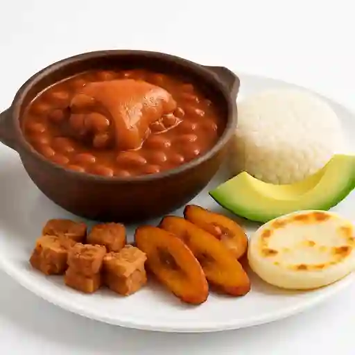 Cazuela de Frijoles con Pezuña