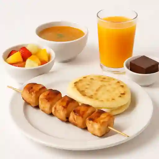 Pinchito de Pollo y Arepa Quesuda