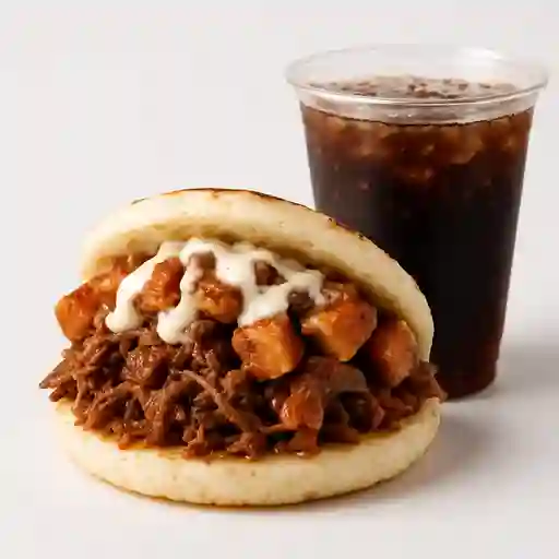 2 Arepa Carne y Chicharrón