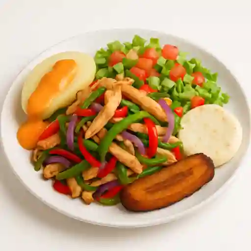 Pollo en Julianas Salteado en Verduras