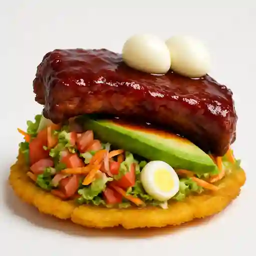 Patacón Costilla de Cerdo BBQ
