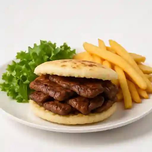 Arepa con Carne Asada