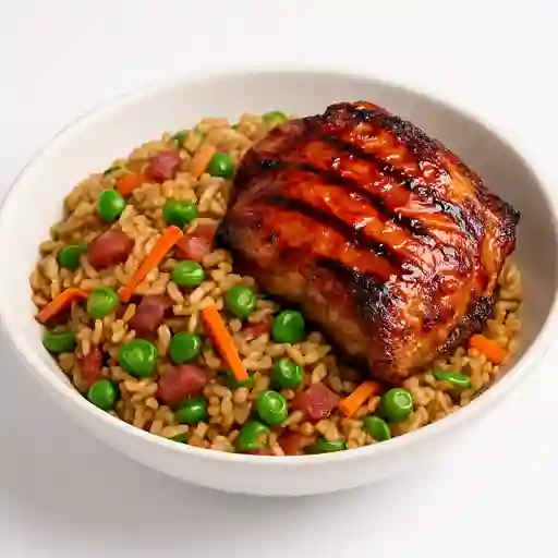 Chaufa con Pollo al Grill