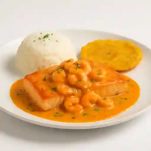 Salmón en Salsa de Camarón