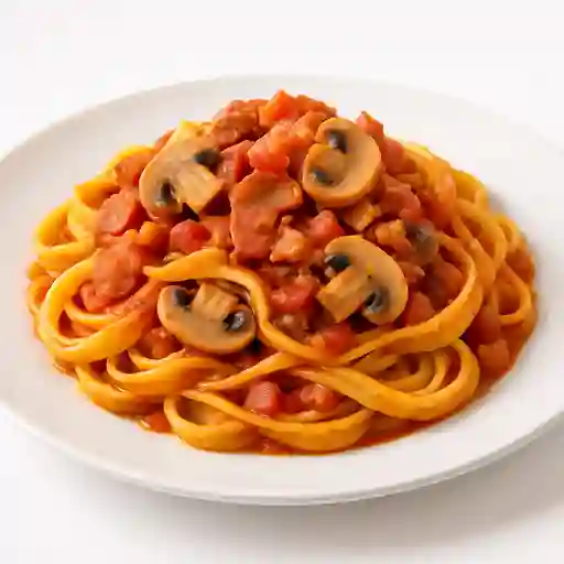Pasta en Salsa de Tocineta y Champiñones