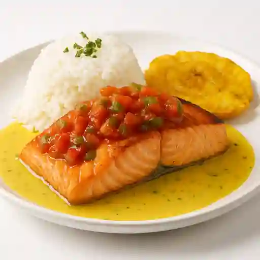 Salmón a la Criolla con Arroz