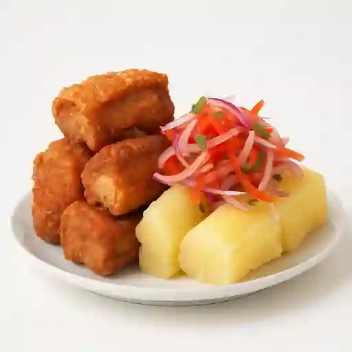 Chicharrones con Yuca