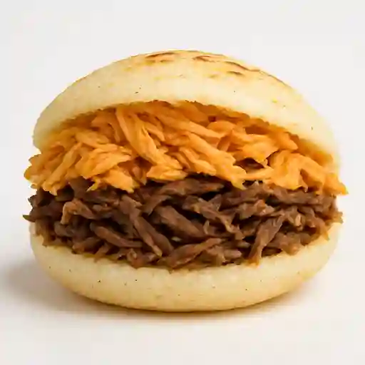 Arepa Pollo y Carne