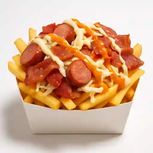 Salchipapa con Tocineta