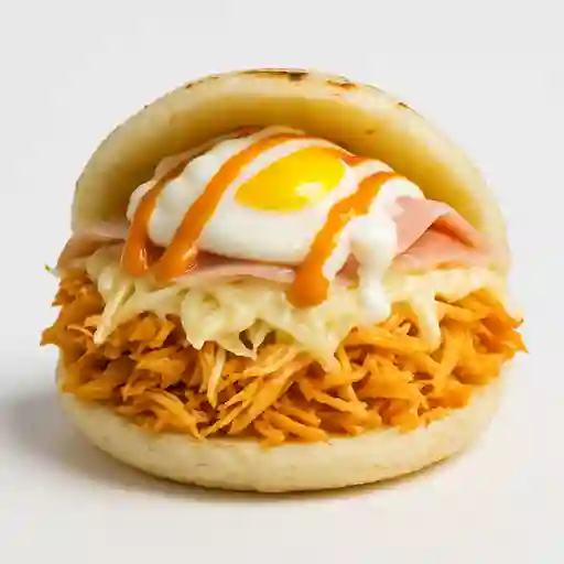 Arepa con Pollo Desmechado