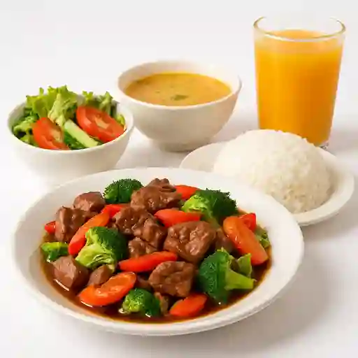Res Salteada con Vegetales