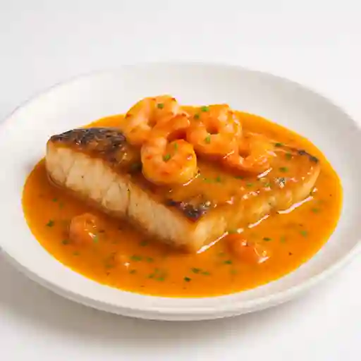 Róbalo en Salsa de Camarones