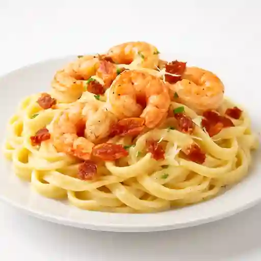 Fetuccine Alfredo con Camarones