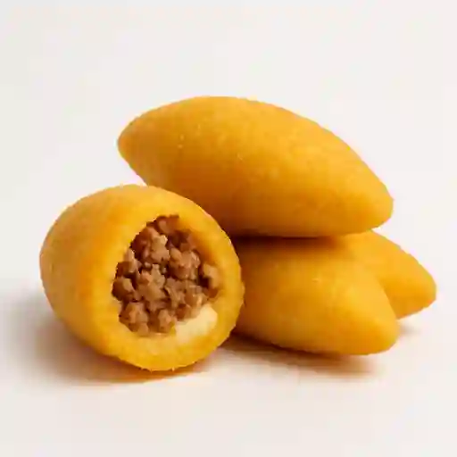 Carimañola de Carne O Queso