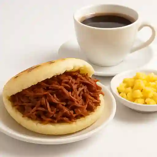 Arepa Con Carne Desmechada