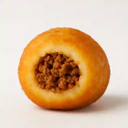 Carimañola de Yuca Rellena de Carne
