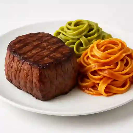 Lomo fino con fetuccini pesto