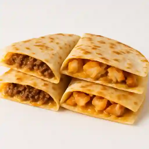 Quesadillas de carne y pollo