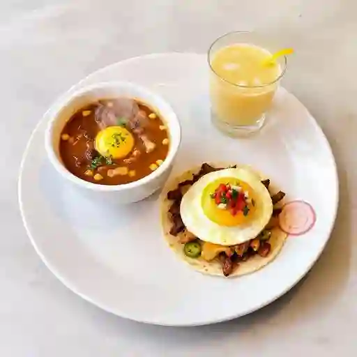 Combo Caldo, Huevos Rancheros y Bebida