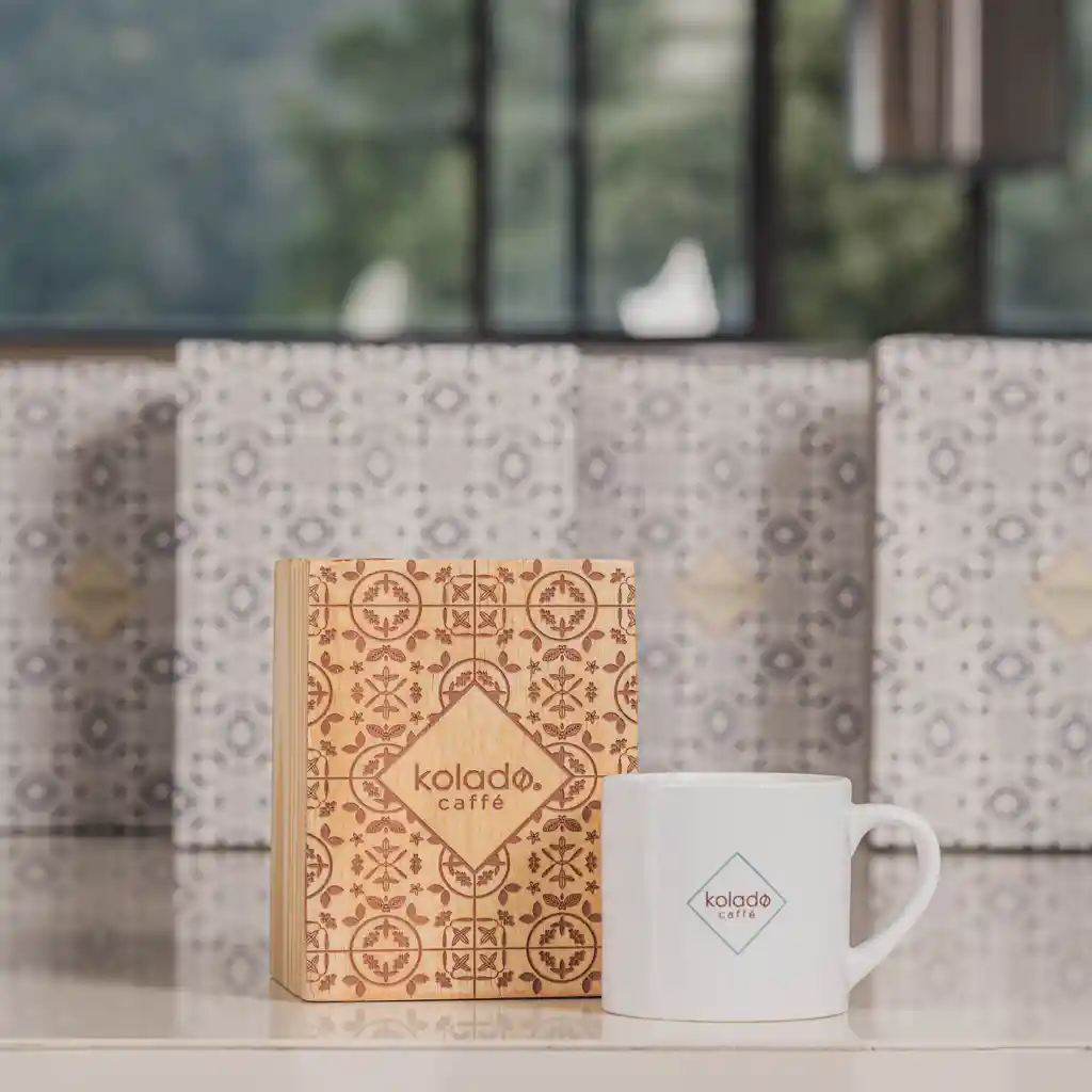 Kolado Caffe Kit Regalo Caja De Pino Por X 20 Fils Y Minimug