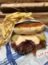 Cheeseburger De Kafta Con Papas