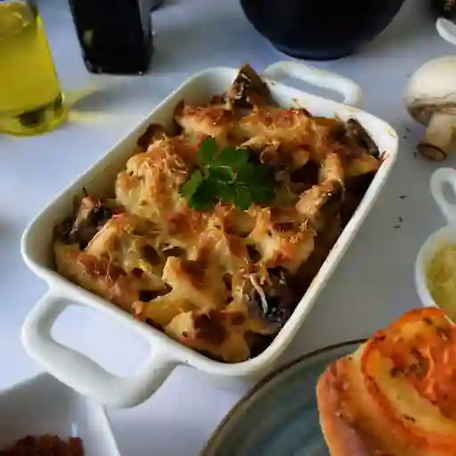 Penne Funghi Y Pollo (gratinado)