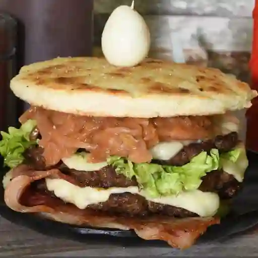 Arepa Burger Triple Carne