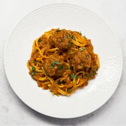 Spaguetti Con Albóndigas