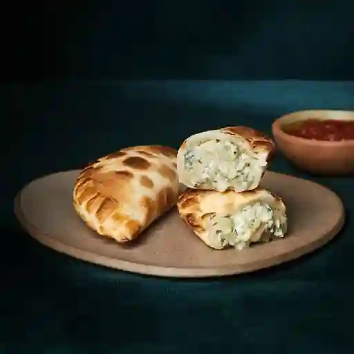Empanada Cebolla Y Queso Azul