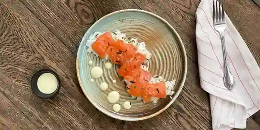 Salmon Sobre Arroz Sushi