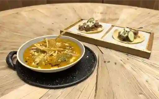 Sopa De Tortilla + 2 Tacos