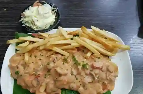 Robalo En Salsa D'camarones